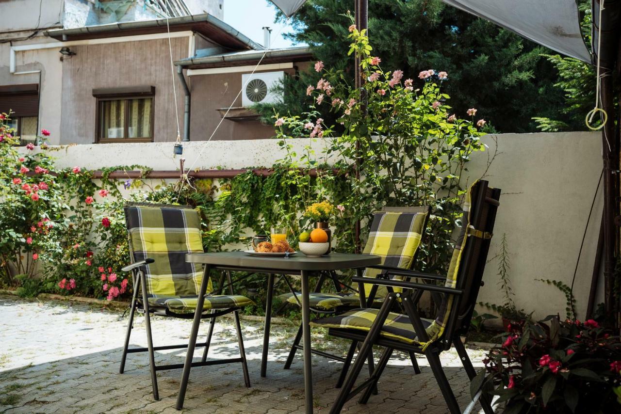 Lovely House And Courtyard In Center Apartamento Bucareste