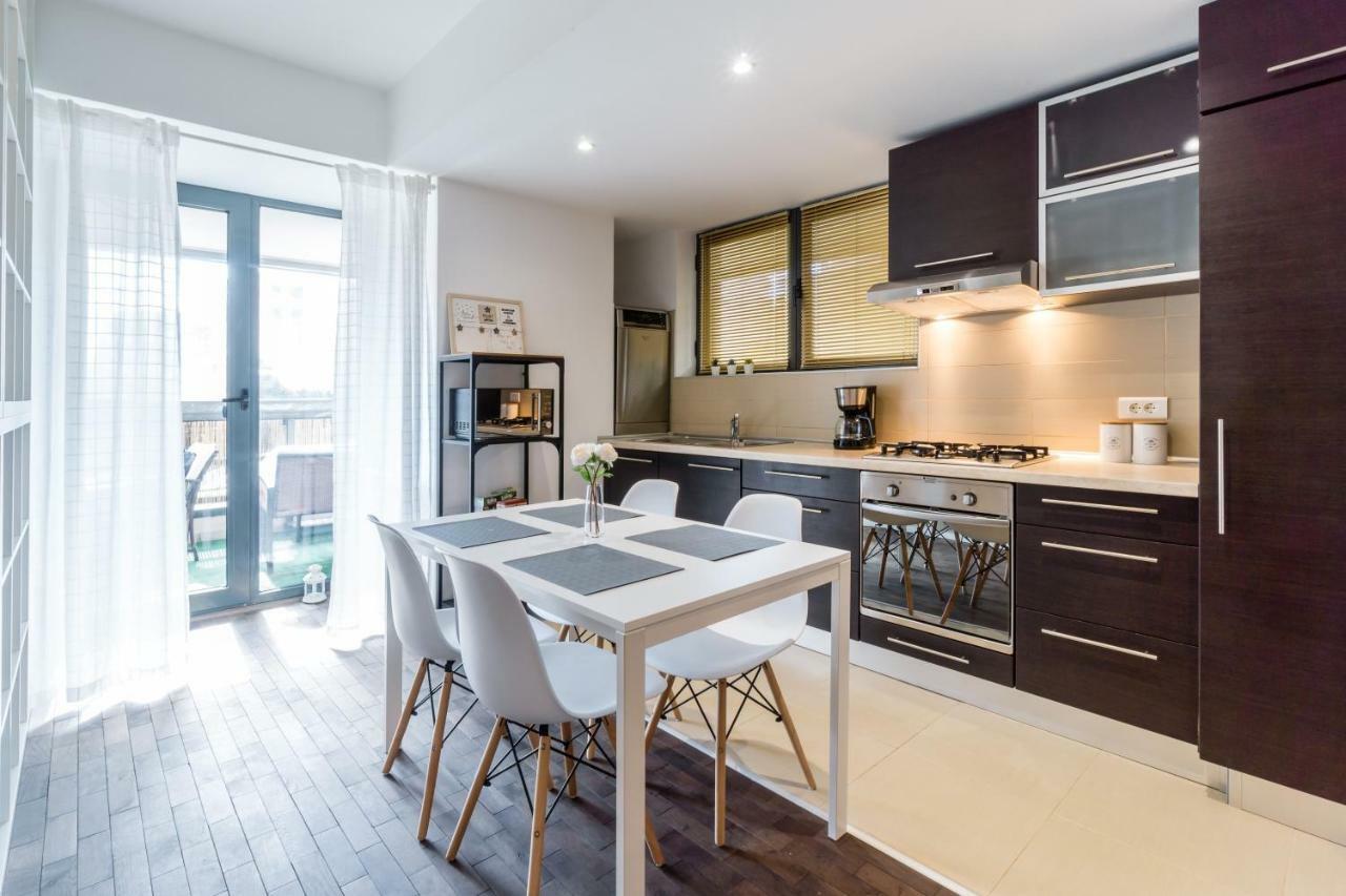 Luxury-central Apartment-victoriei Square-subway Apartment