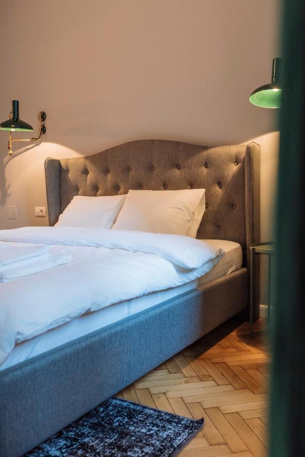 Apartment Brezoianu Spacious Flat Bucharest