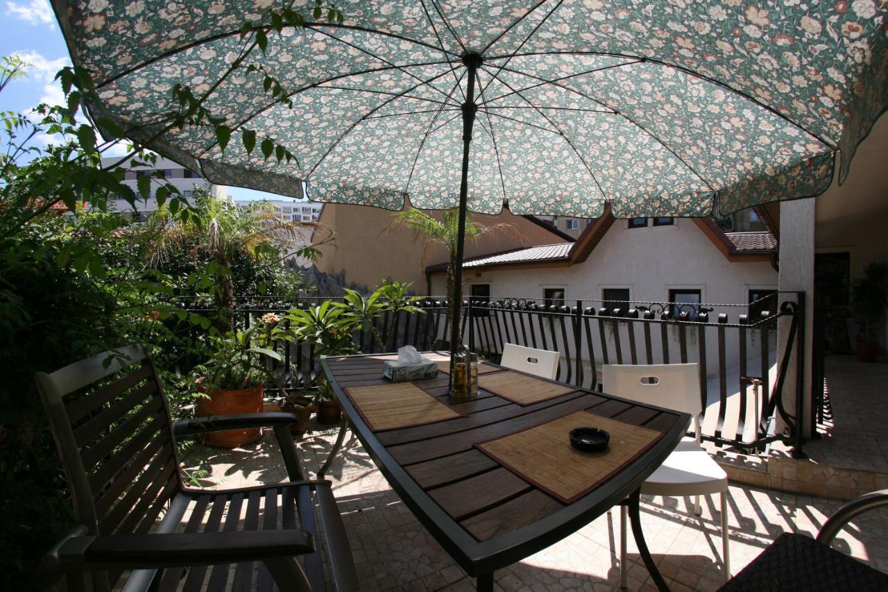 B&B Garden And