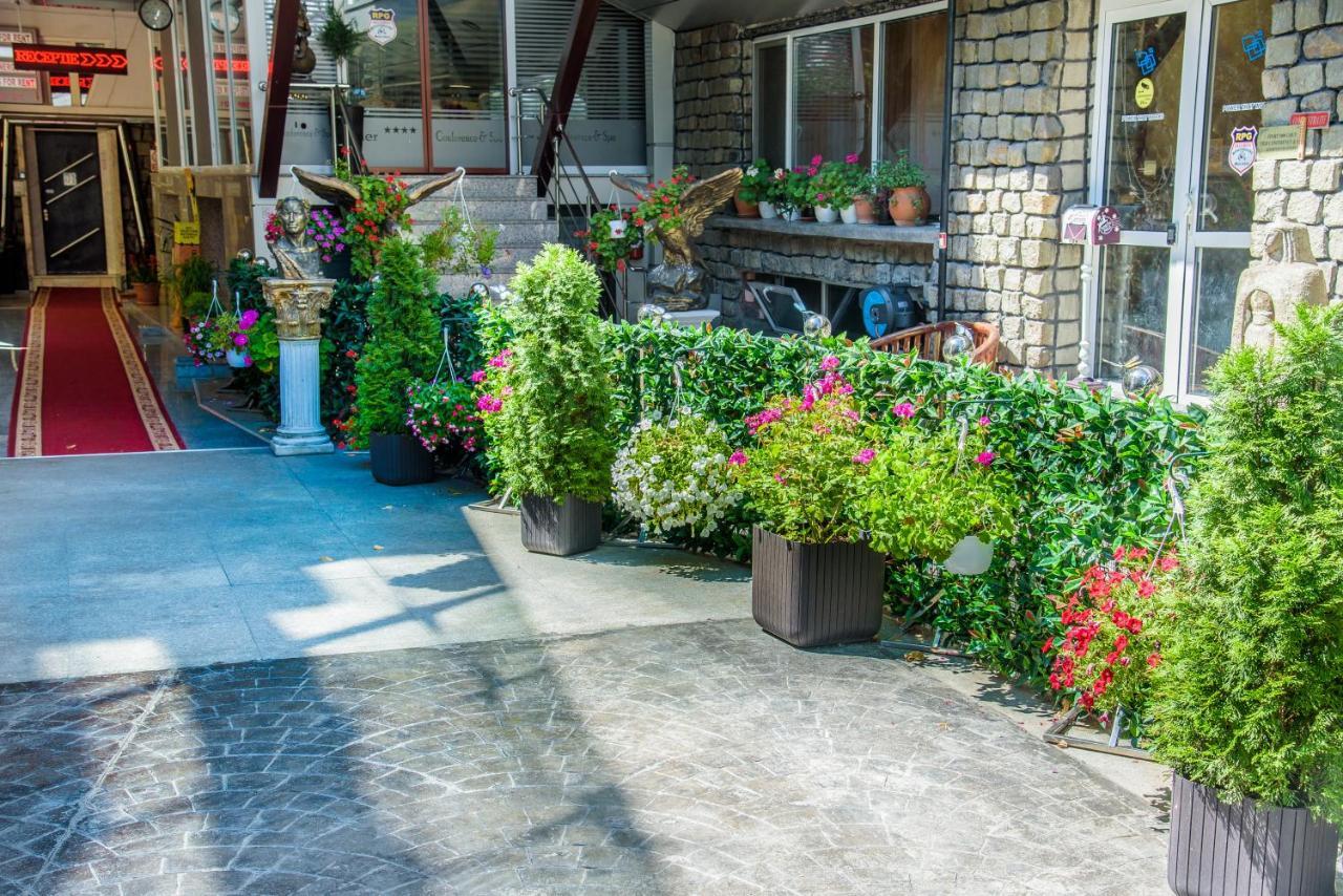 Grand Pier Boutique Villa 4 Star Accomodation Luxury Rooms With Boutique Hystorical Decor And Desing For All Rooms, With Italian Breakfast On The House For King Deluxe Bookings More Than 4 Nights Stays *