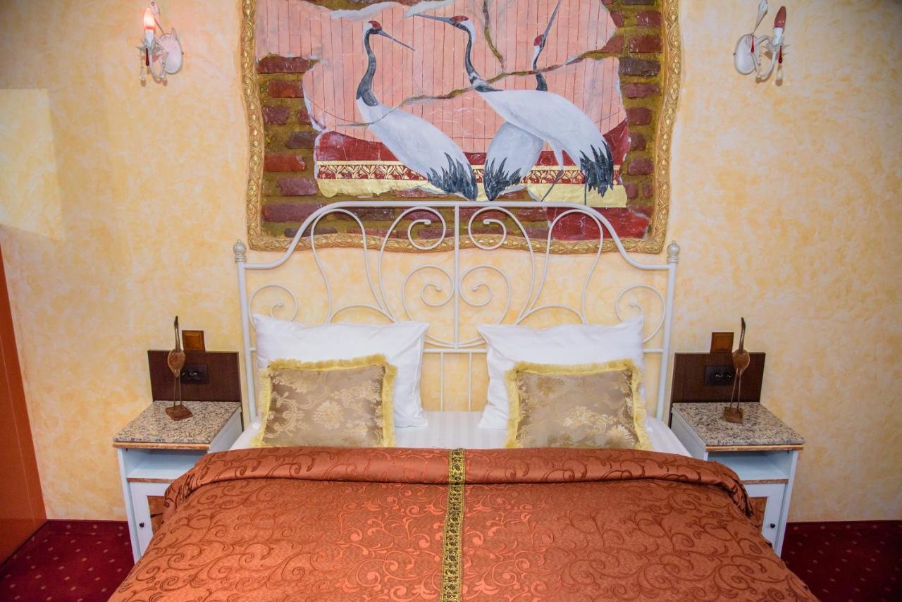 Grand Pier Boutique 4 Stars Villa, Art Museum Deluxe Rooms,best Break From 59 Eur Per Night With Free Italian Breakfast For Minim 4 Nights Pousada Bucareste