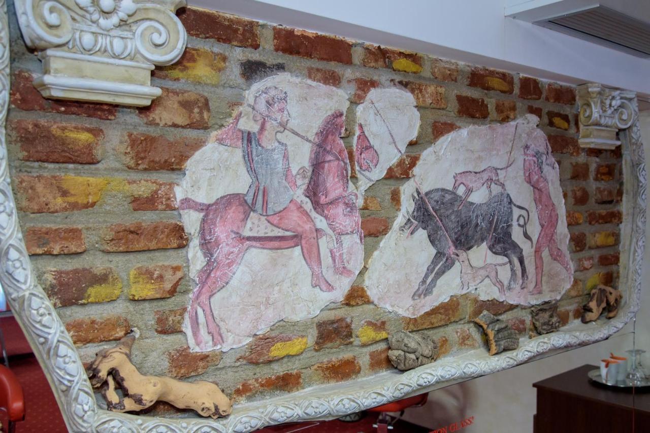 Grand Pier Boutique Villa 4 Star Accomodation Luxury Rooms With Boutique Hystorical Decor And Desing For All Rooms, With Italian Breakfast On The House For King Deluxe Bookings More Than 4 Nights Stays *