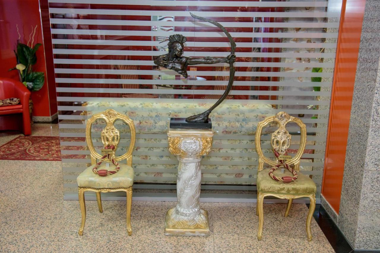 Grand Pier Boutique Villa 4 Star Accomodation Luxury Rooms With Boutique Hystorical Decor And Desing For All Rooms, With Italian Breakfast On The House For King Deluxe Bookings More Than 4 Nights Stays * Bucureşti