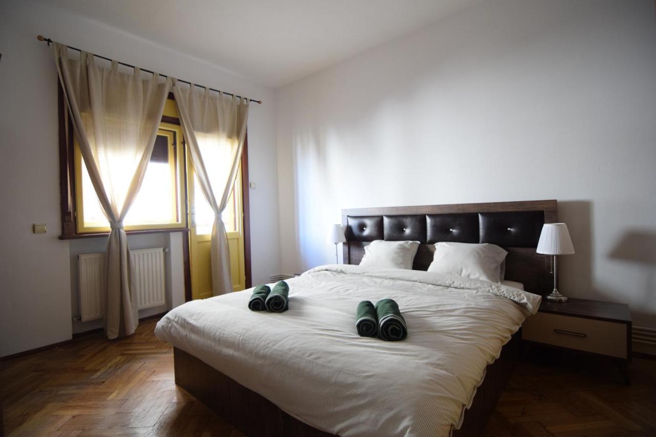 Resedinta Lui Calin - Park Izvor - Old Apartment Bucharest