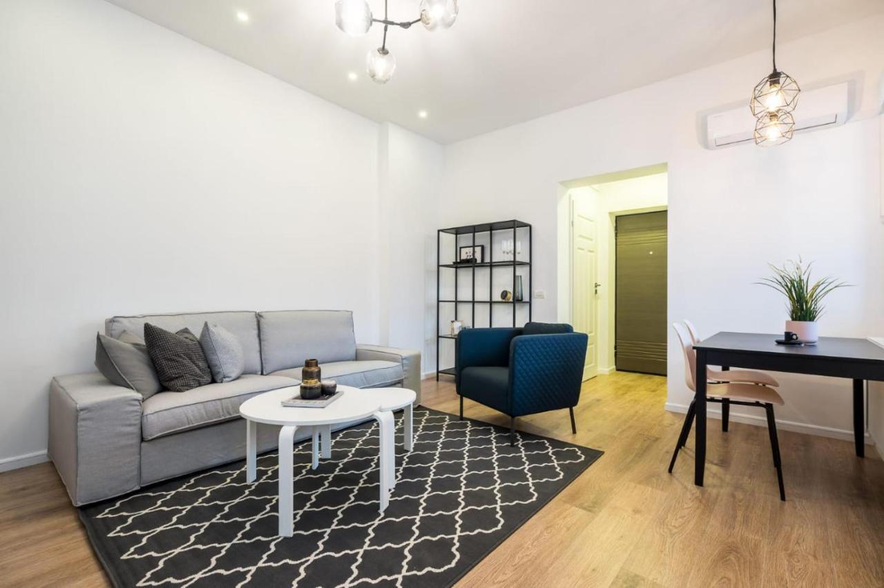 Modern Touches Apartment Bucharest