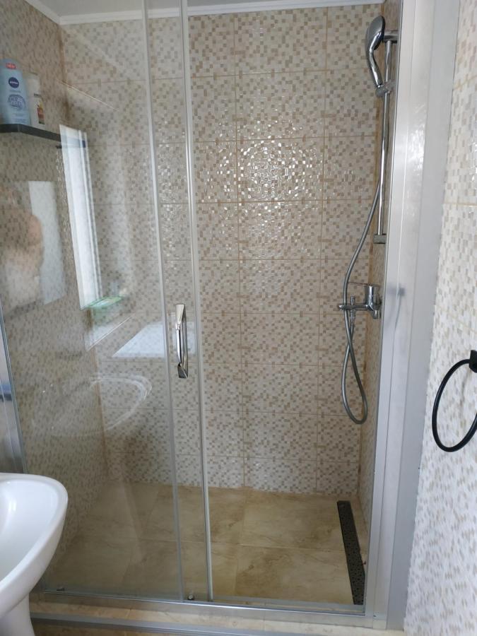 Villa Entire *