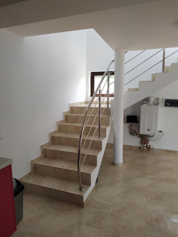 Villa Entire *