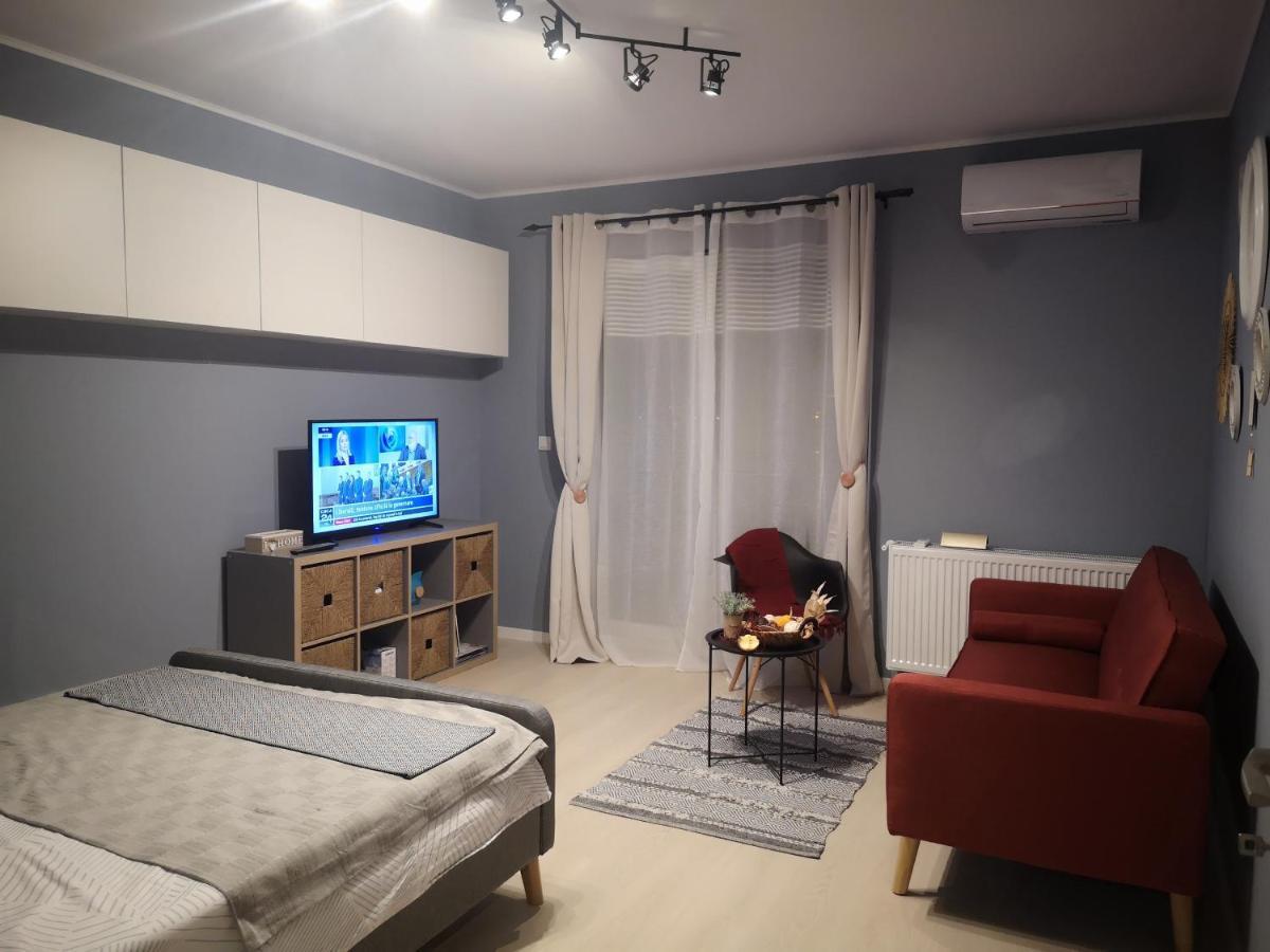 Quadra Trees Studio Apartment