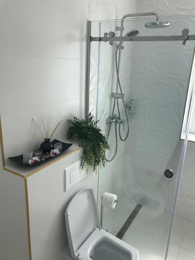 Victoria Luxury 11 *