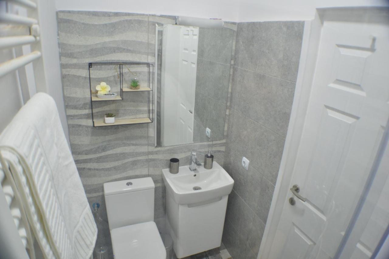 House Apartment *