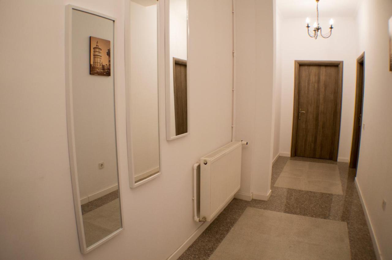Apartment House *