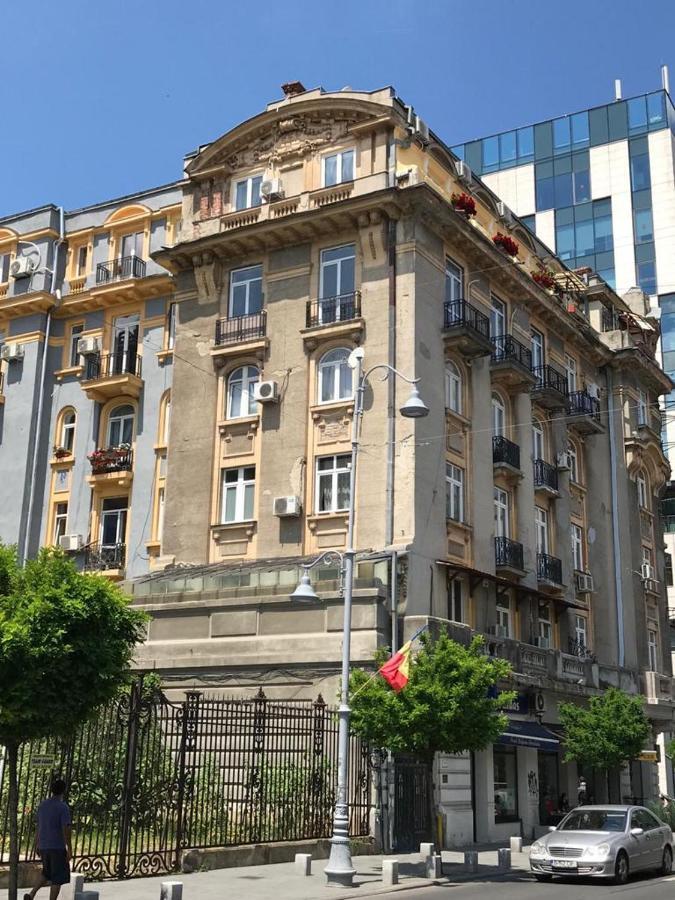 Victoria Luxury 11 *