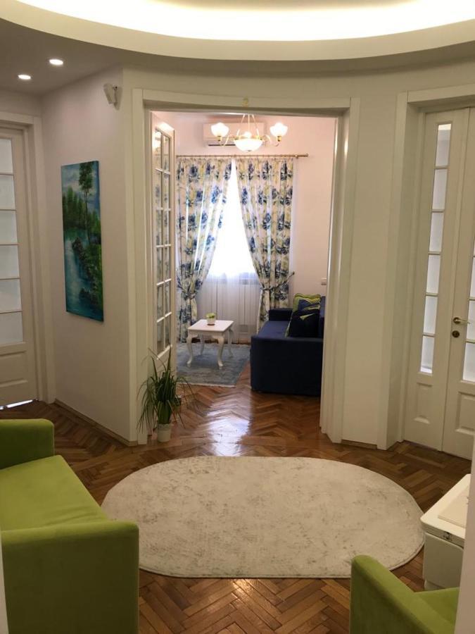 Victoria Luxury 11