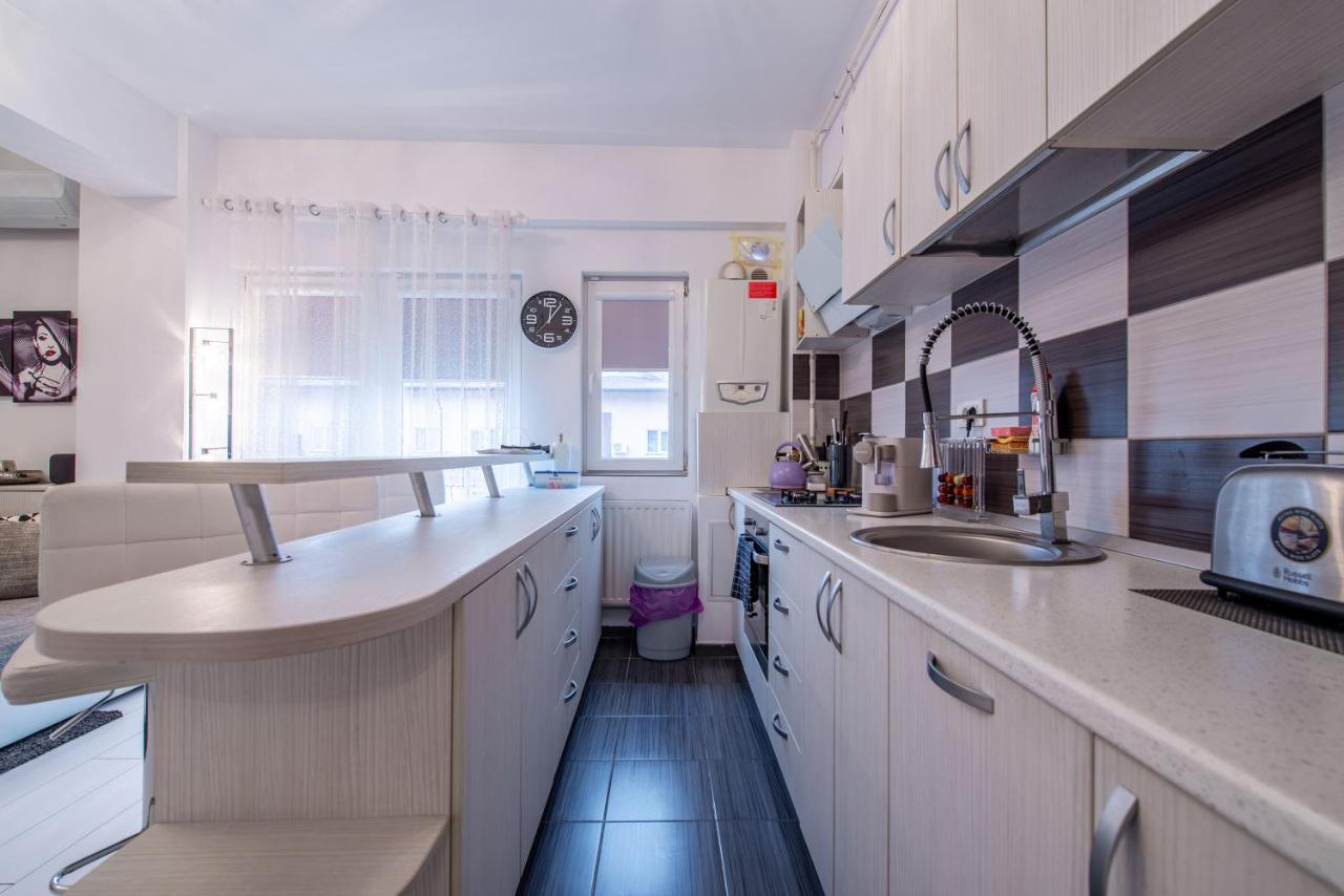 Apartament Militari