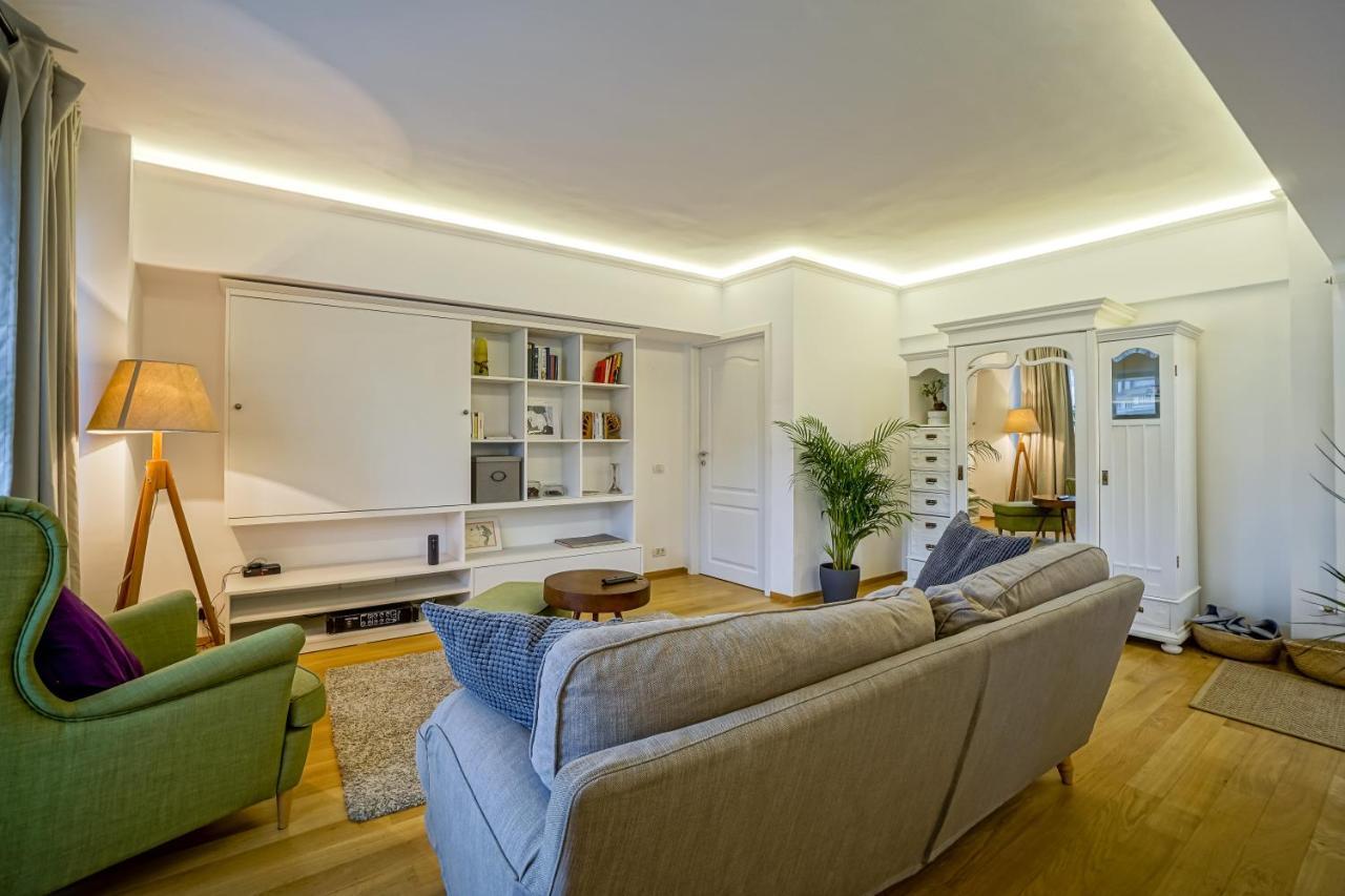 Apartment Visit Romana Square Apt. - Metro