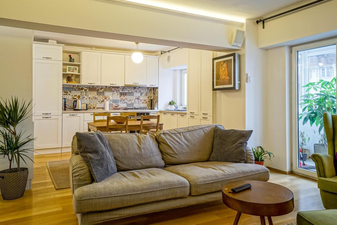 Visit Romana Square Apt. - Metro *