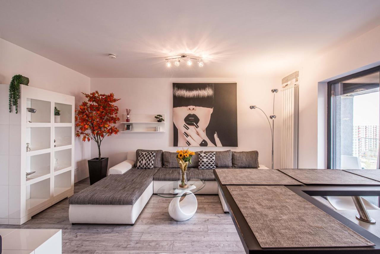 2-room Penthouse Plaza P1 *