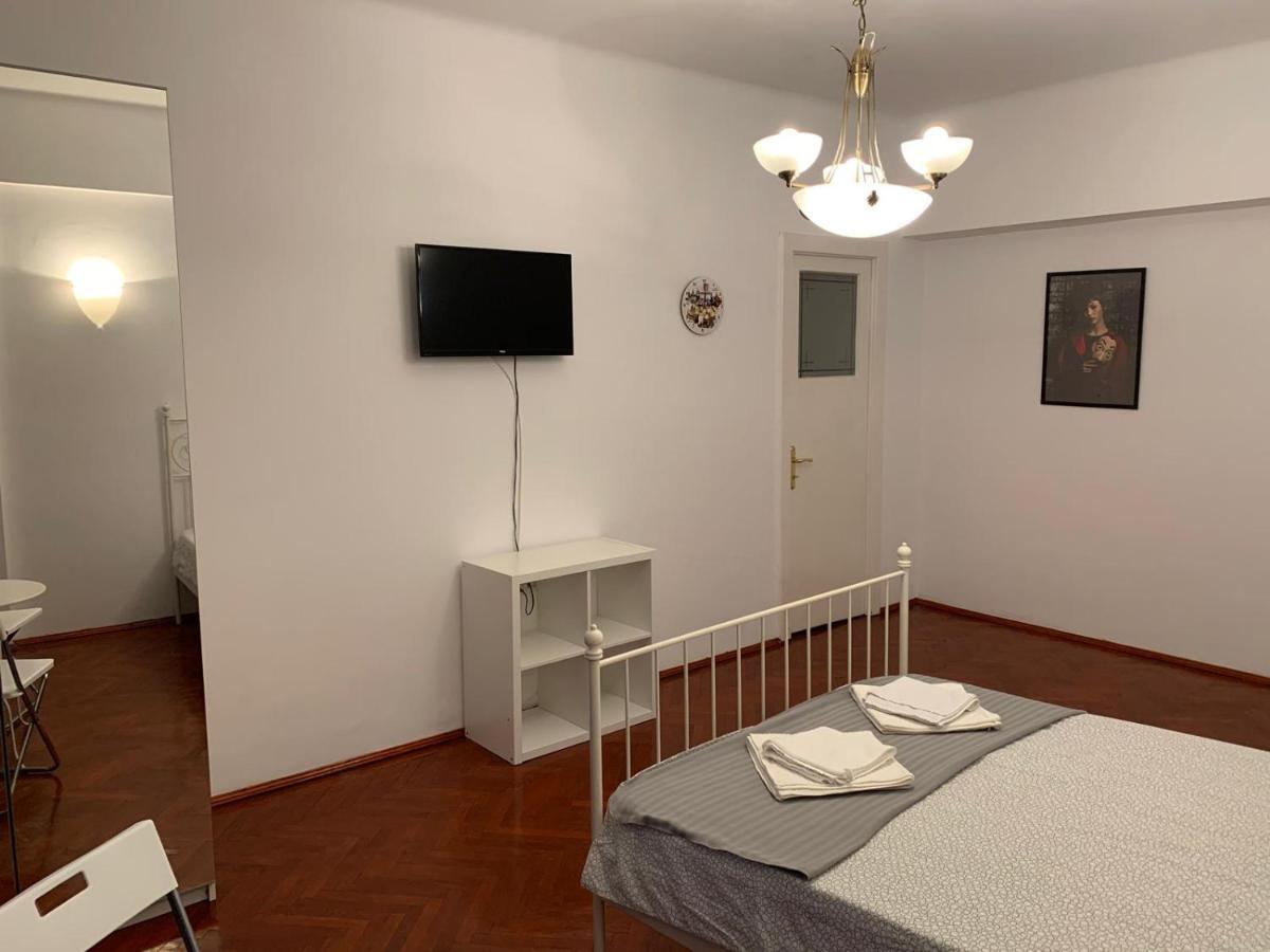 Homestay La Casa De Danel Bucharest