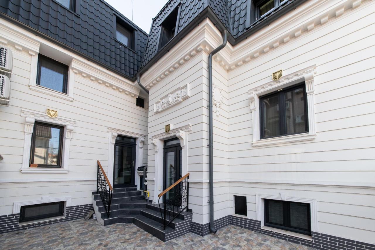 Akiro Boutique Hotel *