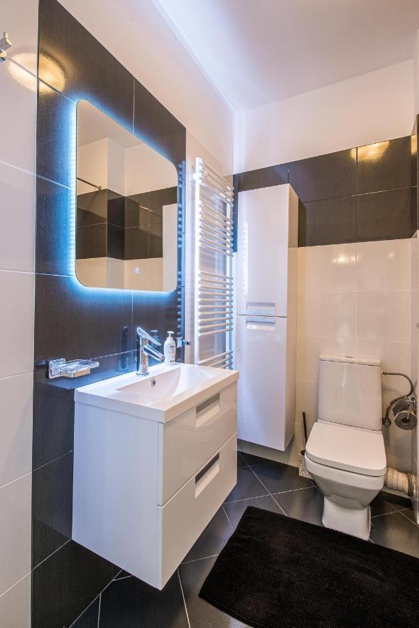 2-room Penthouse Plaza P1 *