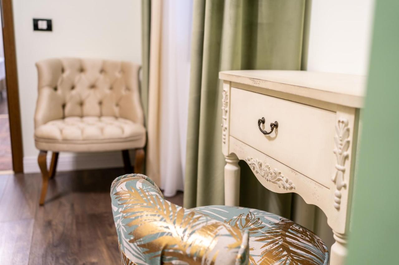 Akiro Boutique Hotel *