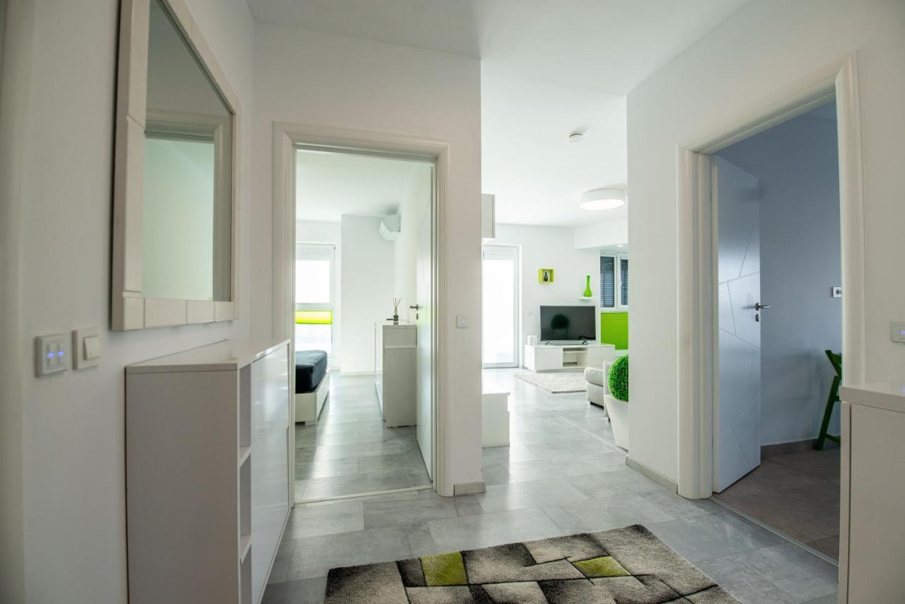 Apartment Luxury Westpark 2 With View Bucharest