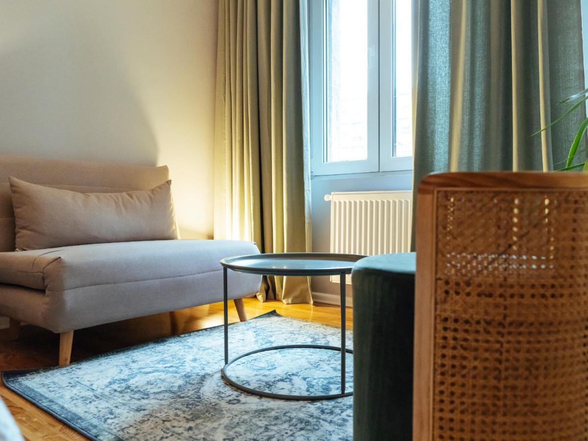 Amazing Location - Center Apartment
