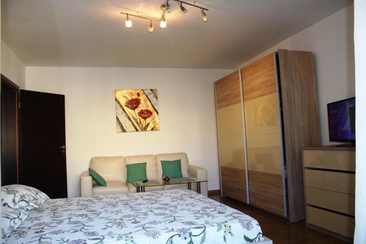 Alba Iulia Square, Premium 2 * Bucareste