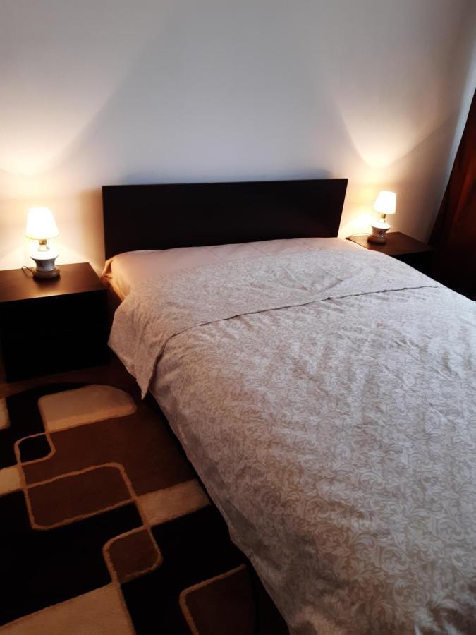 A Chic Apart Iancului Apartment