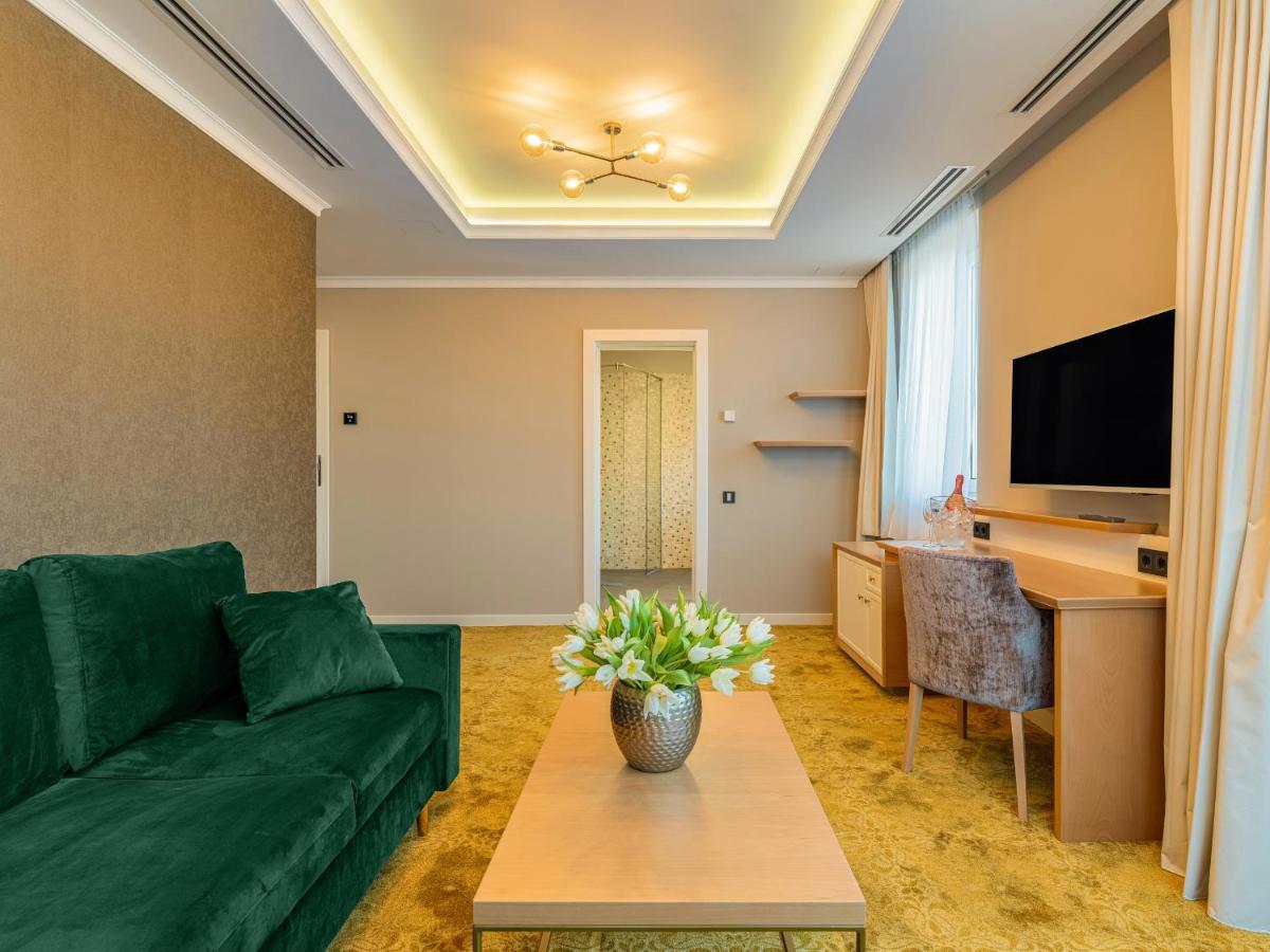 Pergola Boutique 4*