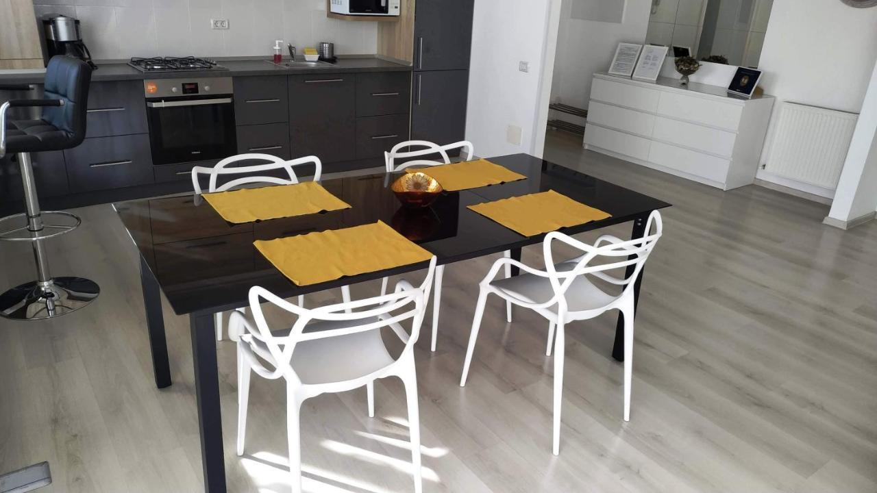 Panorama By Pipera Apts. * Bucureşti