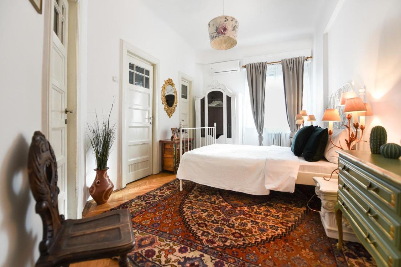 The Little Paris In Apartment Bucharest