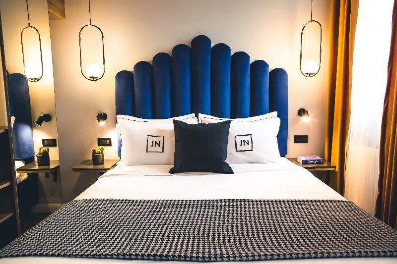 Jn Boutique 4*