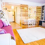Incity Premium Garden Stay-Central Apartments &Private Terrace