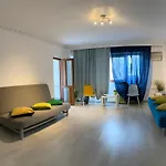 Green Apartment 4-26 Mircea Voda