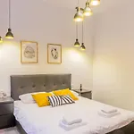Chateau: Upscale Suites In Bucharest\'S Historical Center!