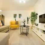 The Comfy Spot - 1 Br-Apartment & Parking Included In North Business Area