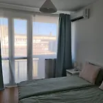 Rene\'S Leisure Apartment