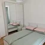 Rene\'S Leisure Apartment