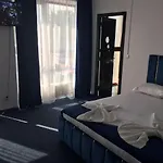 Hotel Blue