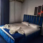 Hotel Blue