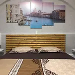 Centre Cozy Hostel