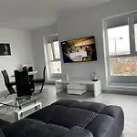 Unique Penthouse Lakeview W19