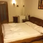 Aviatorilor Economic Rooms Low Cost Rentals