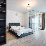 Kondo Studio I Roka Residence, Timpuri Noi