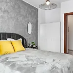 Cozy Special City Center - Old Town Apartment With Terrace