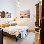 2Br Blue Cloud In The Centre