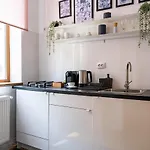2Br Blue Cloud In The Centre