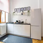 2Br Blue Cloud In The Centre